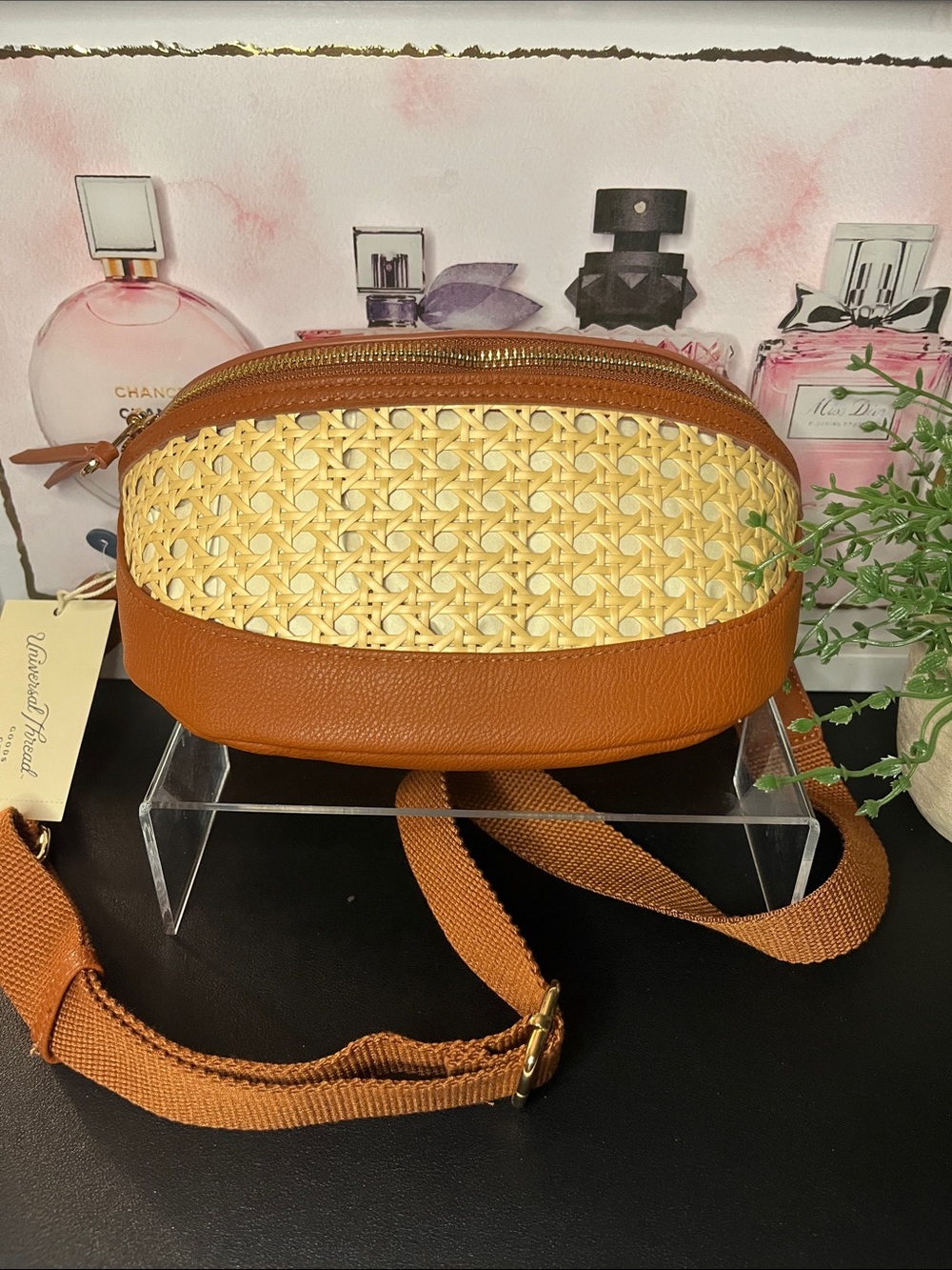 Universal Thread Tan Leather & Natural Straw Crossbody ✨NWT